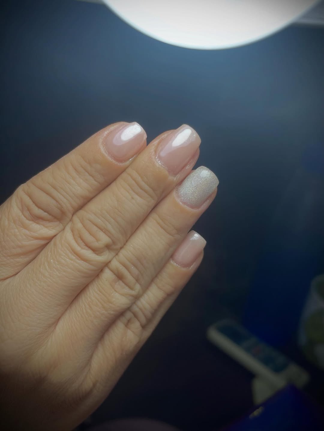 Set de recubrimiento de gel calcio sobre la uña natural para protegerla! Sencillo pero elegante.