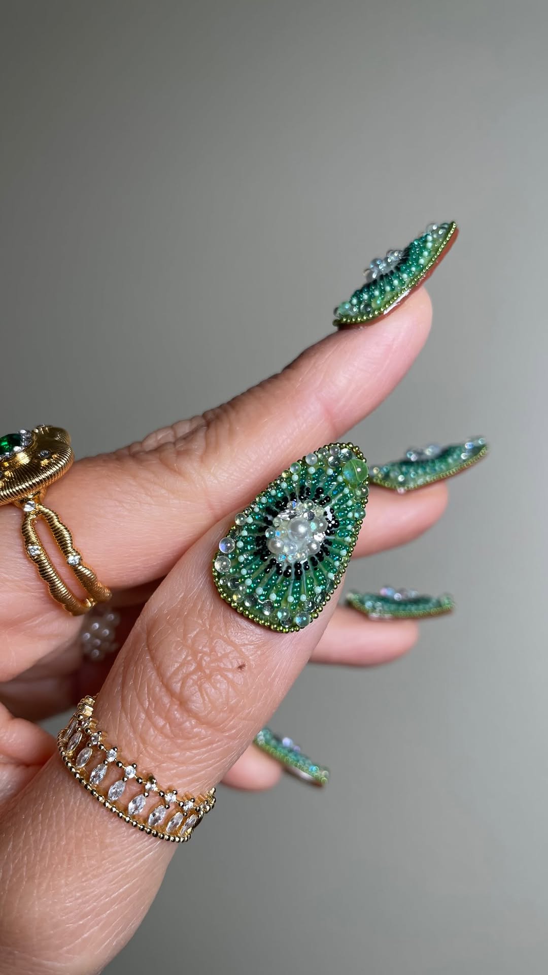 🥝🥝🥝 —— Products Used: •beads and rhinestones from Amzn (link in bio to sf)* *aff