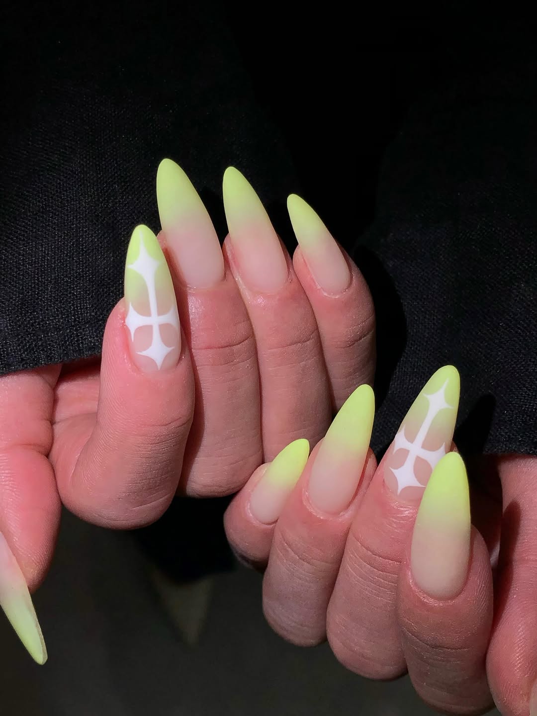 👙💛 #무광네일 #형광네일 #gelnails #airgel #신꼼꼼