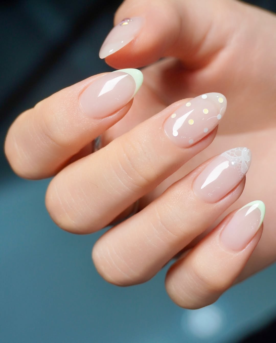 Soft mint, tiny dots, lace 🤍 #unistella #ネイルサロン #ユニステラ #UnistellaSeoul #unistella_ellie_nails