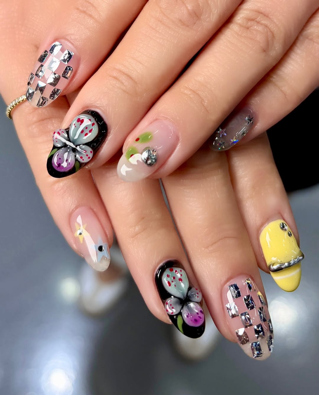 Kitsch flowers🌺 #unistella #ネイルサロン #ユニステラ #UnistellaSeoul #unistella_jisun_nails